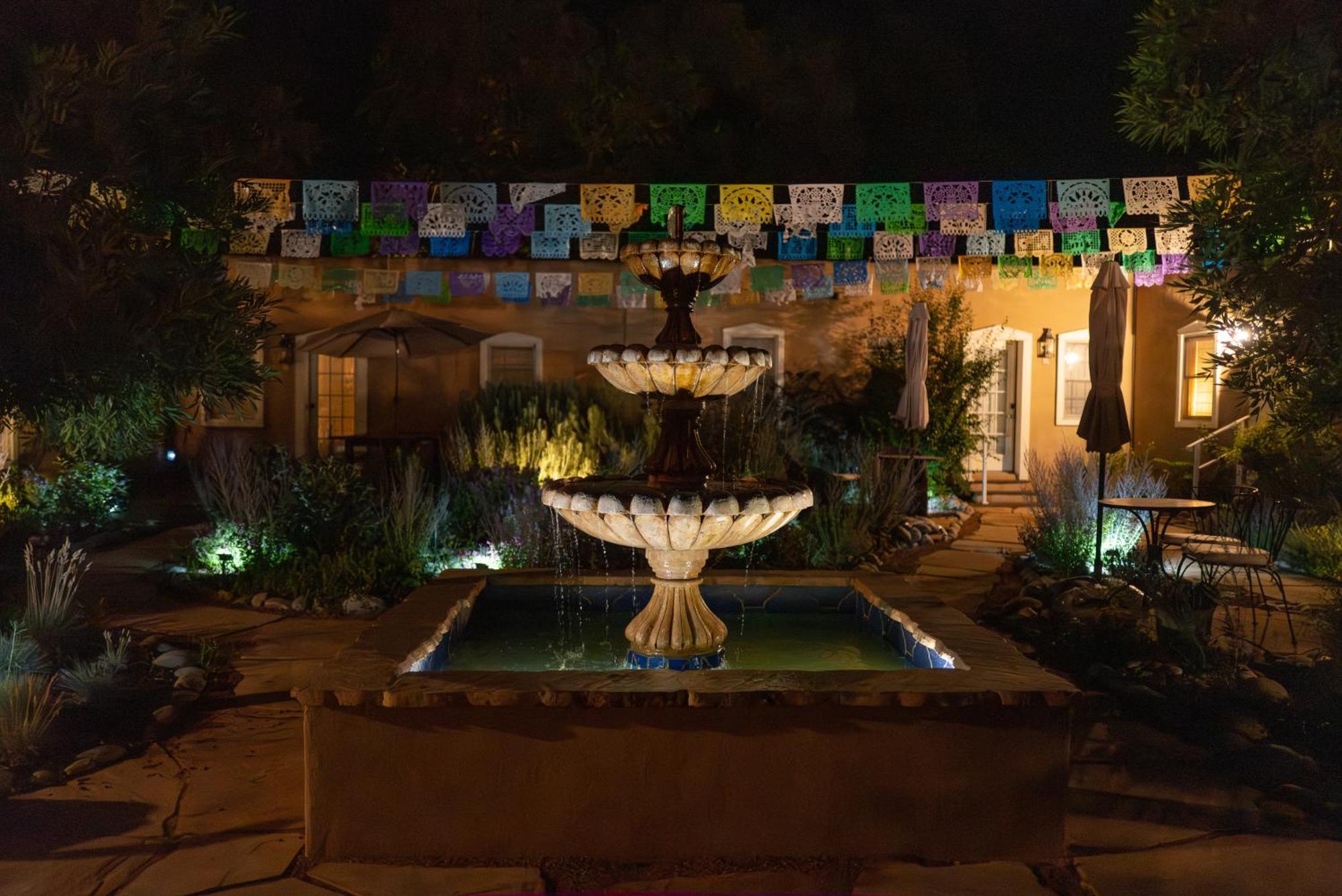 Dos Hermanas Casita 2 Downtown Courtyard